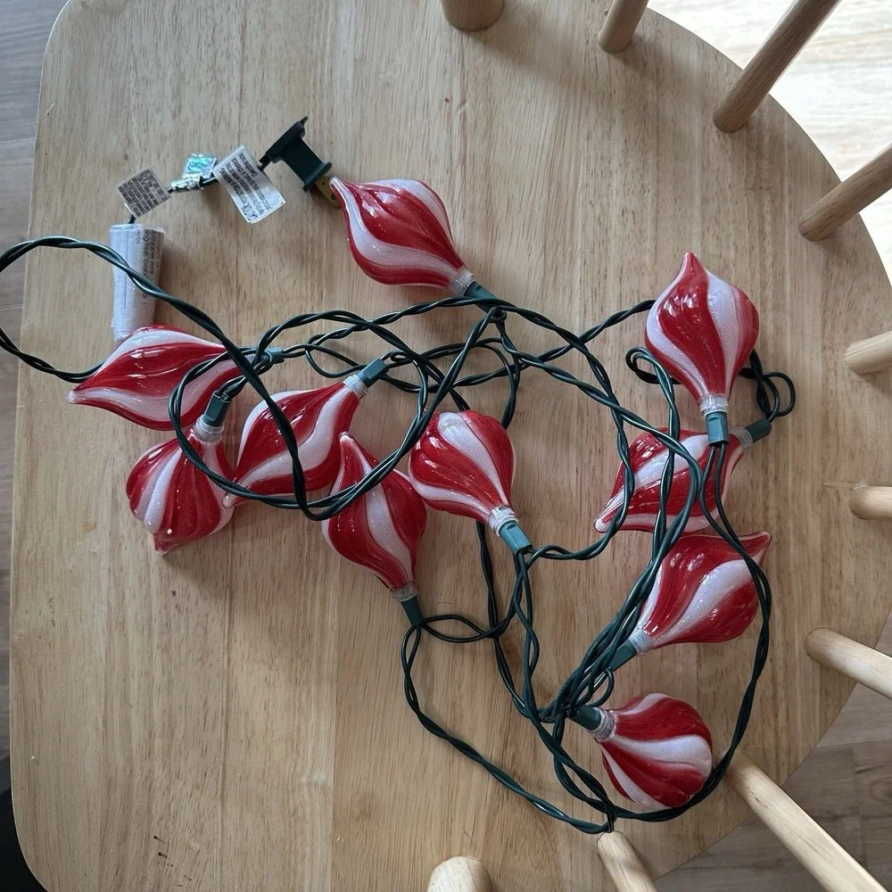 VTG Peppermint Swirl Red White Blow Mold Christmas String Light Strand Of 10